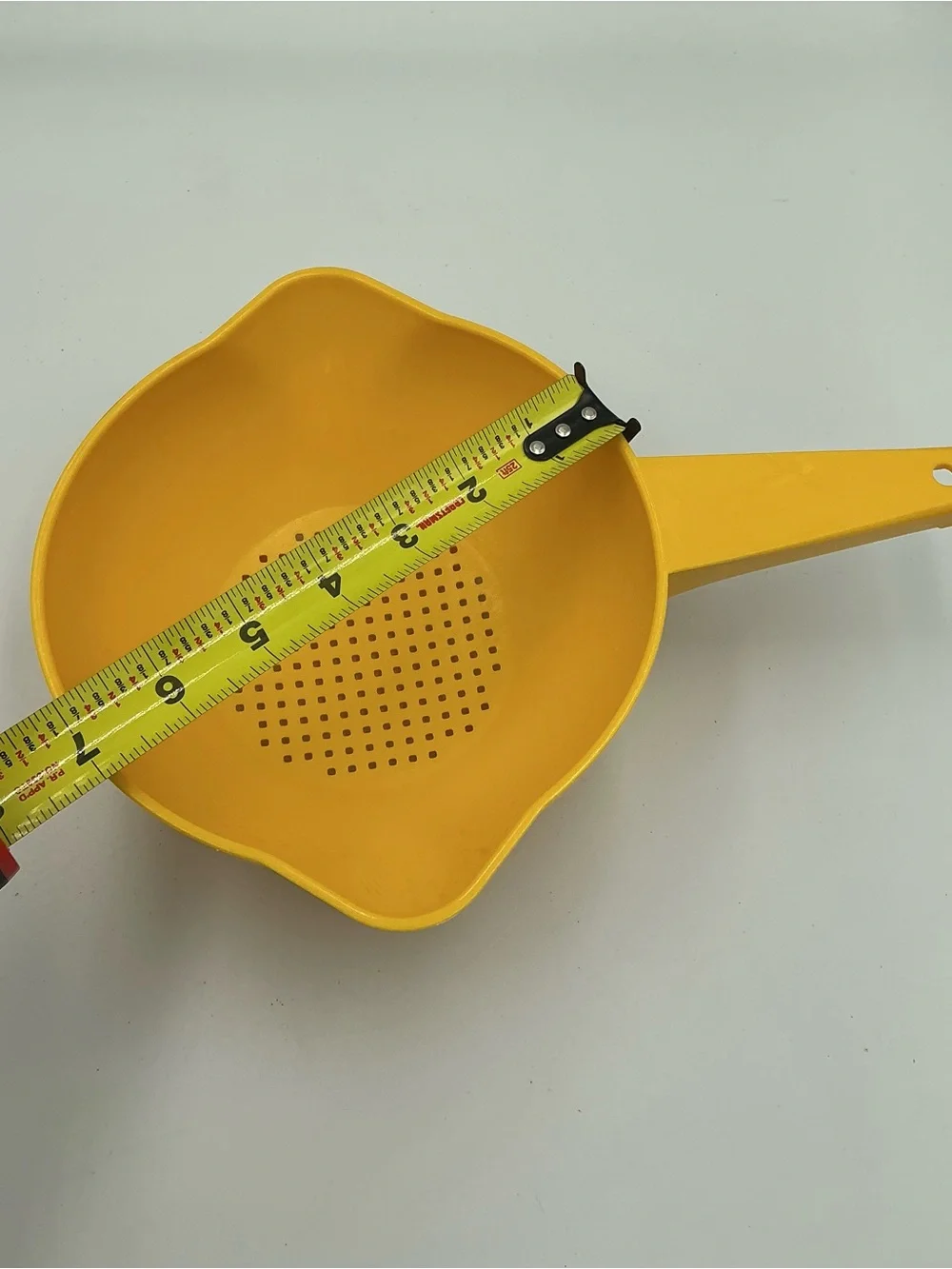 Vintage Tupperware Yellow 1 quart Kitchen Colander Strainer W/Handle 1200